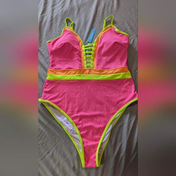 Popvil Color Contrast Strappy One-Pieces Swimsuit - Picture 4 of 5